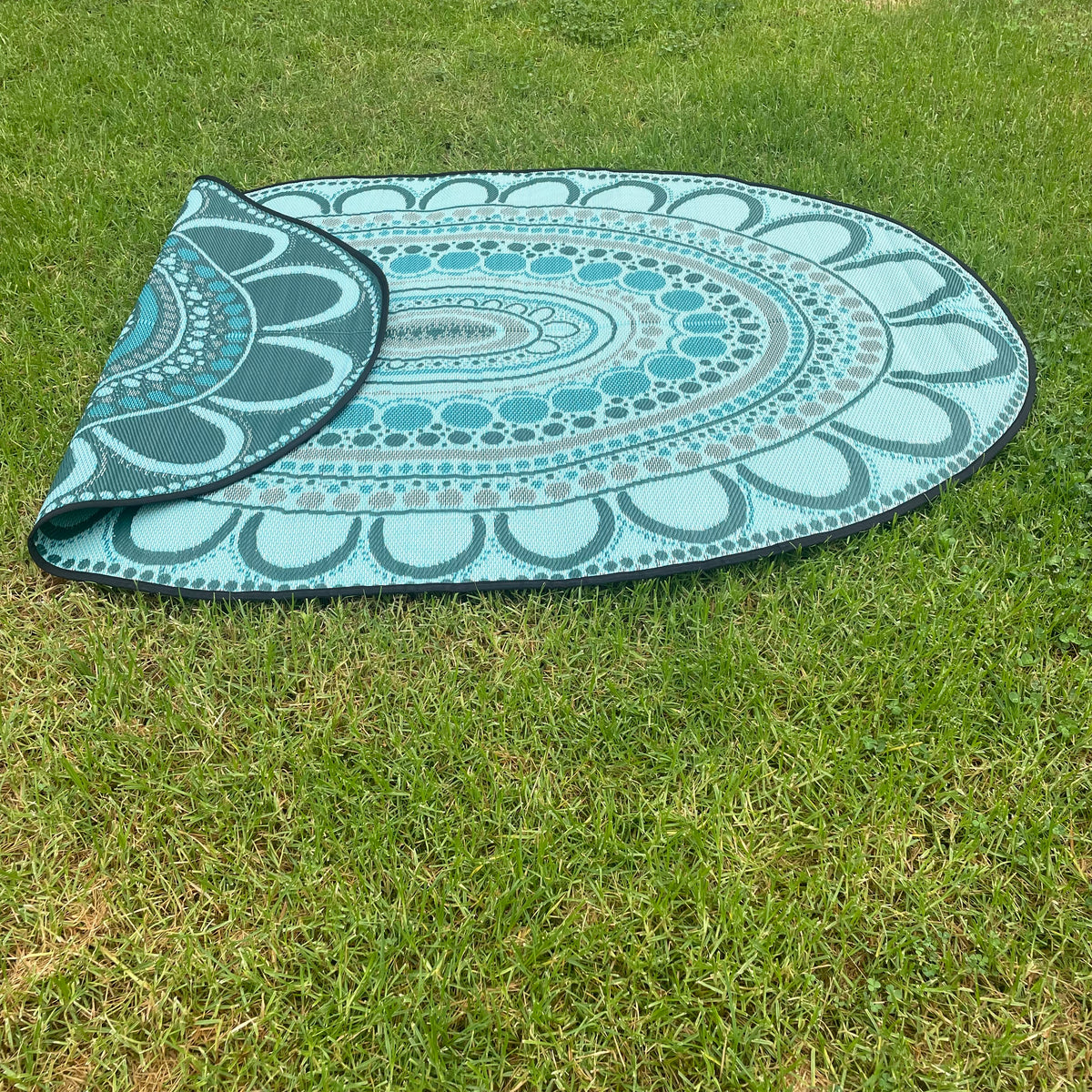 Aboriginal Art Yarning Oval Outdoor Mat — pattern detail