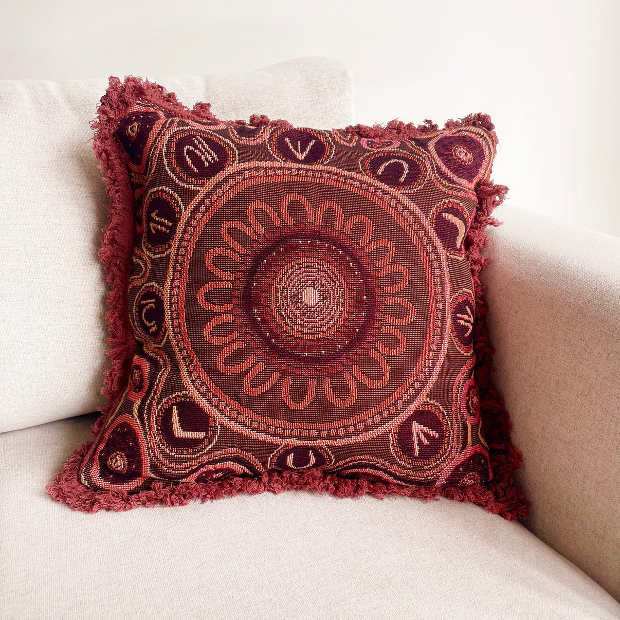 Yarning Circle Cushion Cover — main view