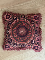Yarning Circle Cushion Cover — pattern detail