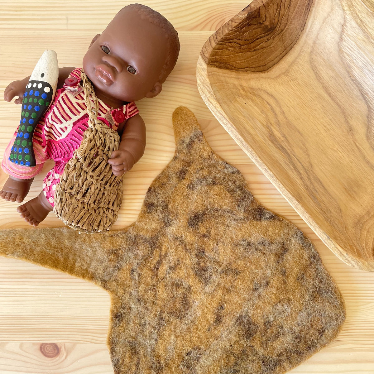 Aboriginal Australian Girl 21cm Baby Coolamon Set — main view