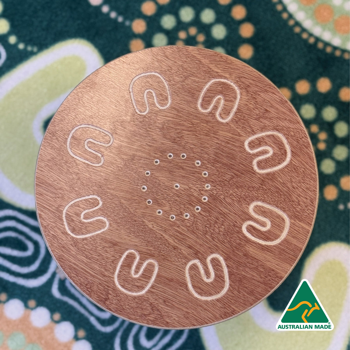 Yarning Stool — main view